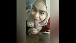 Jilbab blowjob indonesian