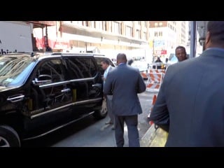 Kim kardashian, kourtney kardashian & mother kris jennfer take nyc