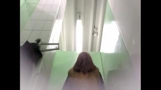 Подсмотренный секс в туалете amateur spy wc sex teens voyeur
